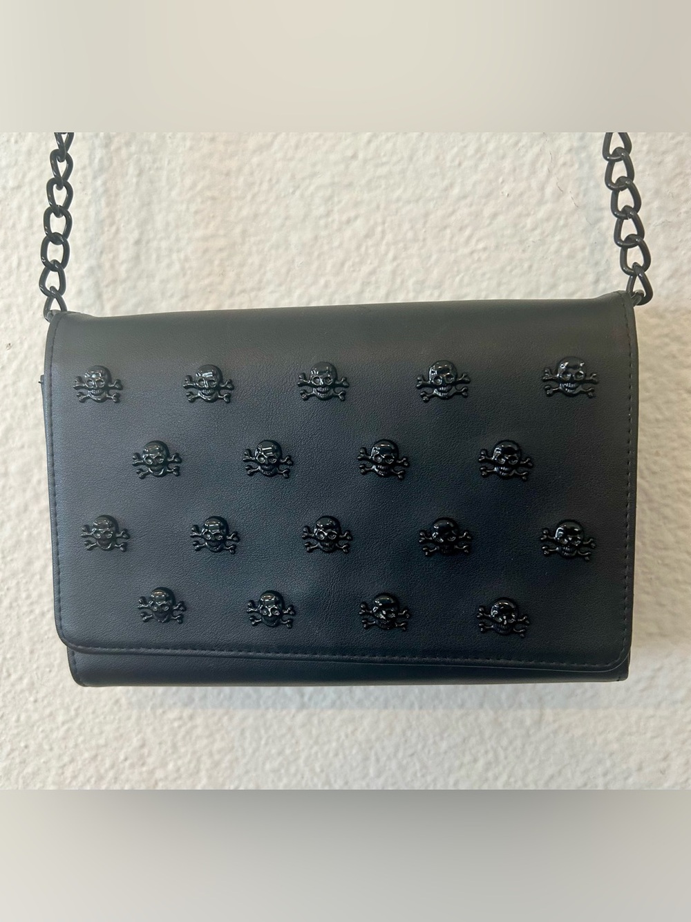 Betsey Johnson Black Skull Crossbody Purse Chain Strap Gothic Punk Grunge Bag